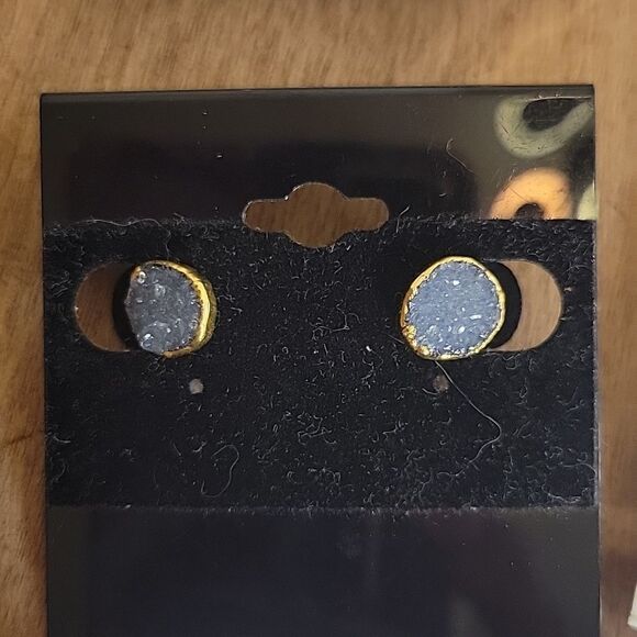 Earrings Bundle Five Pairs of Stud Earrings - Picture 5 of 7